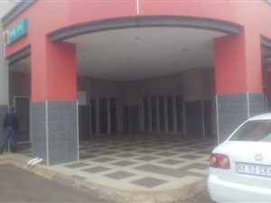 39 m² Retail Space in Akasia
