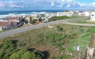 562 m² Land available in Jongensfontein
