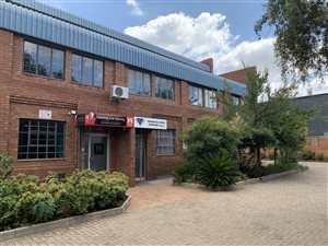 440 m² Industrial space in Gateway Industrial Park