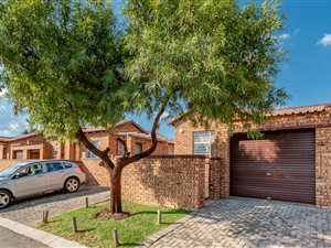 2 Bed Townhouse in Honey Park