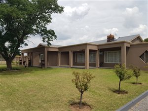 2.5 ha Farm in Theoville