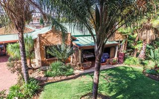 3 Bedroom House in Silver Lakes Golf Estate