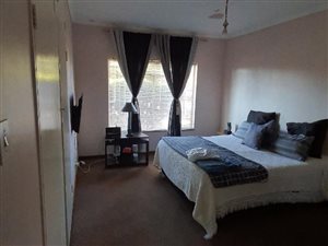 3 Bed House in Falcon Ridge