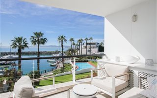 3 Bedroom Apartment in Mouille Point