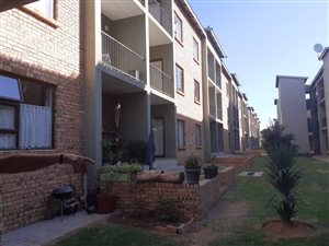 2 Bed Apartment in Grobler Park