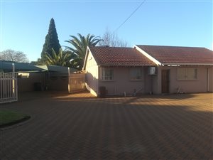 3 Bed House in Edelweiss
