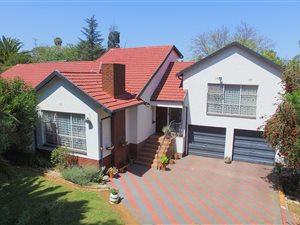 4 Bed House in Lombardy East