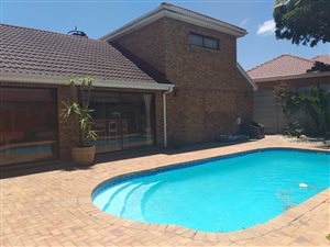 6 Bed House in Kleinbosch