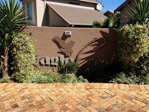3 Bed Townhouse in Eagle Canyon Golf Estate
