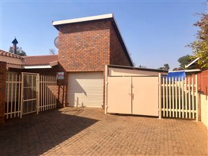 3 Bed Townhouse in Westonaria