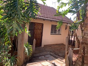 2 Bed Garden Cottage in Fairland