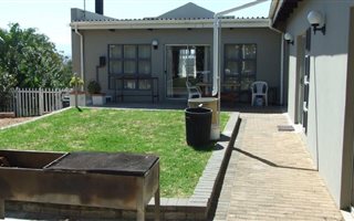 6 Bedroom House in Langeberg Ridge