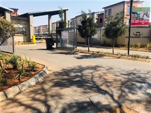 2 Bed Apartment in Jansen Park