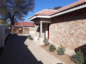 3 Bed Townhouse in Bult East