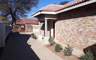 3 Bedroom Townhouse in Die Bult