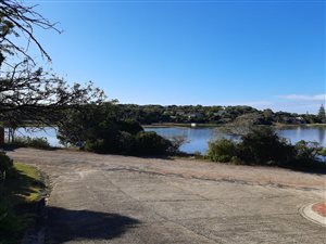 823 m² Land available in Seafield