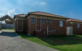 2 Bedroom House in Monavoni
