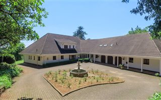 6 Bedroom House in Winterskloof