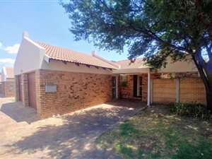 3 Bed Simplex in Honeydew Ridge
