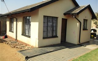 2 Bedroom House in Rabie Ridge
