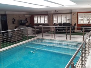 5 Bed House in Schuinshoogte