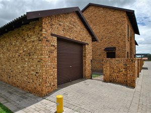 3 Bed Duplex in Meyerton