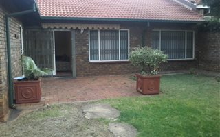 3 Bedroom House in Val de Grace