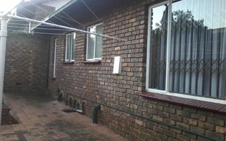 3 Bedroom House in Val de Grace