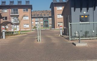 2 Bedroom Apartment in Montana Park
