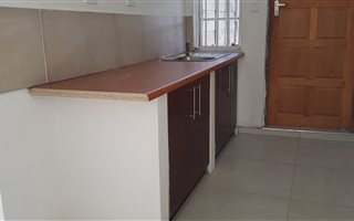1 Bedroom Garden Cottage in Orange Grove