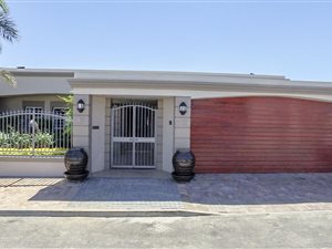 4 Bedroom House in Strand Central