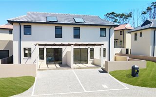 2 Bedroom Duplex in Kidds Beach