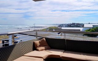 3 Bedroom Apartment in Melkbosstrand