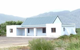 2 Bedroom House in Pringle Bay