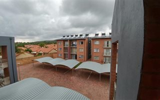 2 Bedroom Apartment in Montana Park