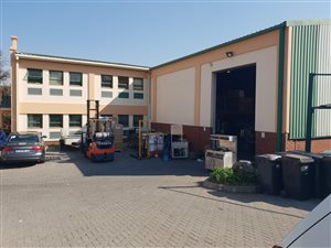 893 m² Industrial space in Linbro Park
