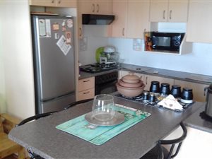 2 Bedroom House in Mossel Bay Central