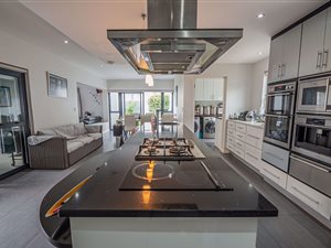 5 Bed House in Valleyview Estate