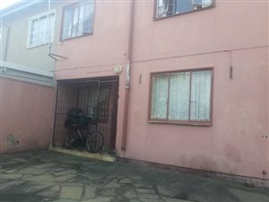 3 Bed Duplex in Eastbury