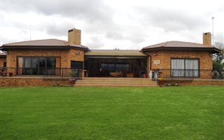 60 ha Farm in Hekpoort