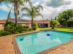 4 Bed House in Alphen Park