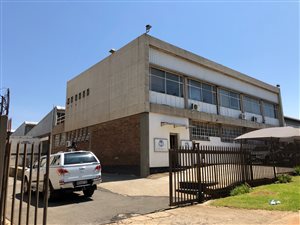 2618.02001953125 m² Industrial space in Isando