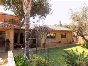4 Bed House in Ninapark