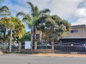 5 Bed House in Oakglen
