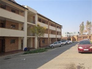 2 Bed Apartment in Erand Gardens