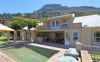 5 Bedroom House in Hout Bay and surrounds