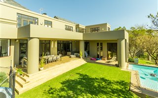 4 Bedroom House in Dainfern Valley