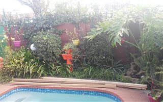 1 Bedroom Townhouse in Vanderbijlpark CE2