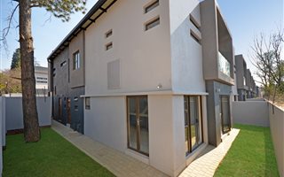 3 Bedroom Cluster in Bryanston