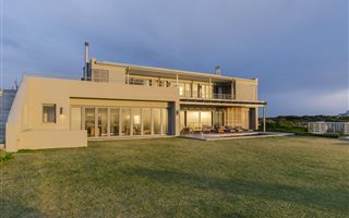 6 Bedroom House in Gansbaai and surrounds